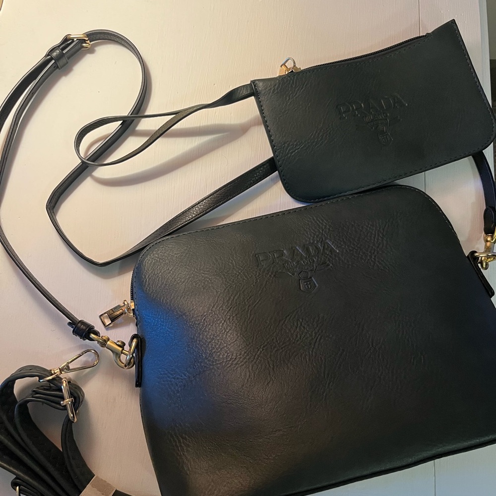 Non-authentic Prada Dark Green Leather Purse and Wallet